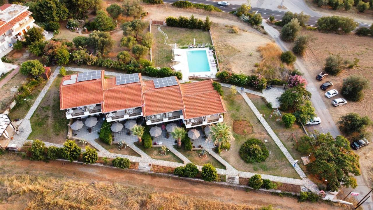 Villa Madeleine Tower View เนอาโฟเกีย ภายนอก รูปภาพ