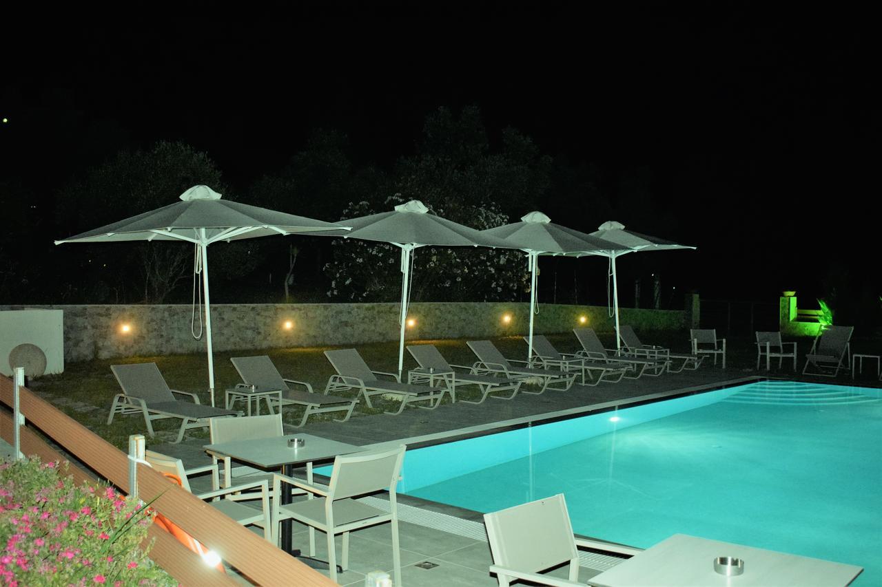 Villa Madeleine Tower View เนอาโฟเกีย ภายนอก รูปภาพ