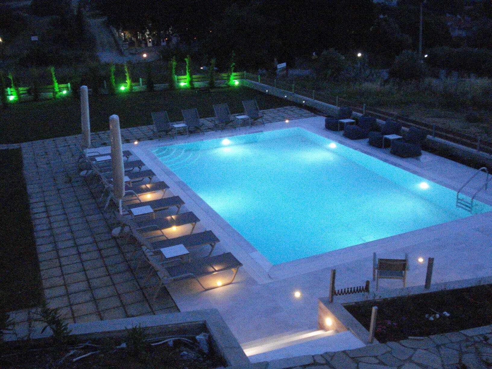 Villa Madeleine Tower View เนอาโฟเกีย ภายนอก รูปภาพ